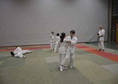 unter den strengen Augen des Trainers