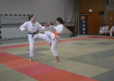 Hannah block mit dem Bein